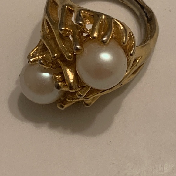 Faux pearl gold plated ring - Picture 3 of 4